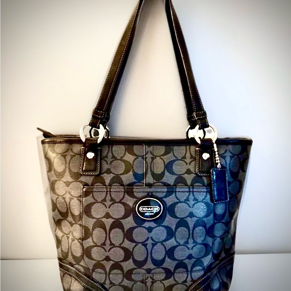Authentic Coach Bag Peyton Monogram Leather and Coated Canvas EUC